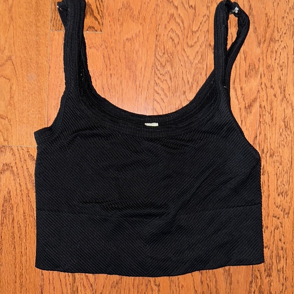 Black textured crop tank - Picture 2 of 4